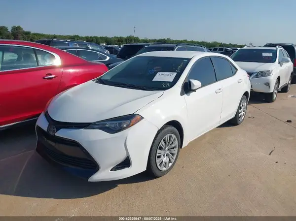 5YFBURHEXHP643393 2017 TOYOTA COROLLA - Image 2