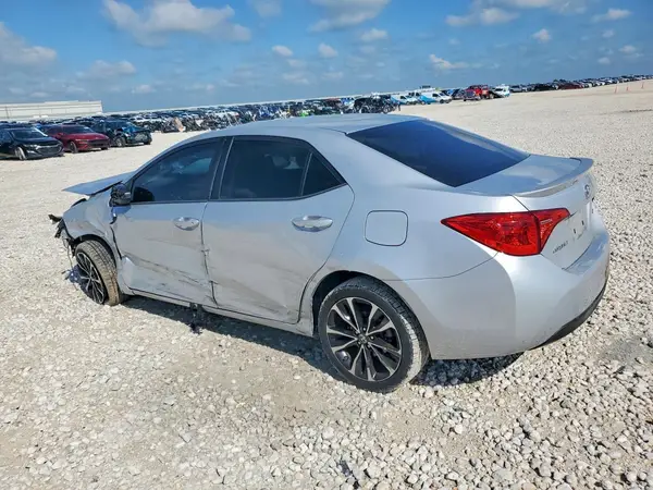5YFBURHEXHP643510 2017 TOYOTA COROLLA - Image 2