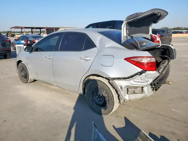 5YFBURHEXHP643720 2017 TOYOTA COROLLA - Image 2
