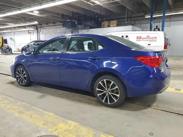 5YFBURHEXHP643748 2017 TOYOTA COROLLA - Image 2