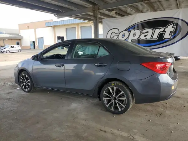 5YFBURHEXHP644432 2017 TOYOTA COROLLA - Image 2