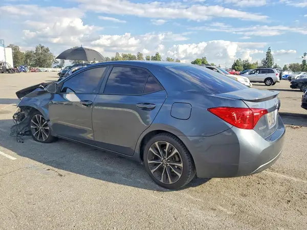 5YFBURHEXHP647671 2017 TOYOTA COROLLA - Image 2