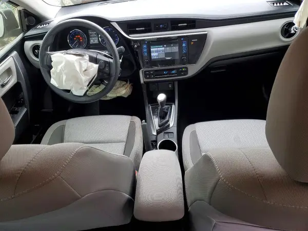 5YFBURHEXHP648013 2017 TOYOTA COROLLA - Image 8