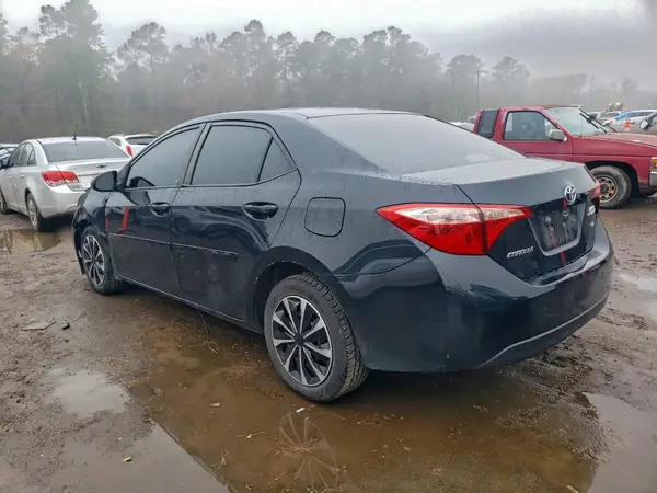 5YFBURHEXHP650103 2017 TOYOTA COROLLA - Image 2