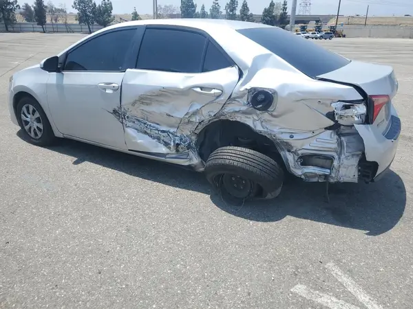 5YFBURHEXHP651655 2017 TOYOTA COROLLA - Image 2