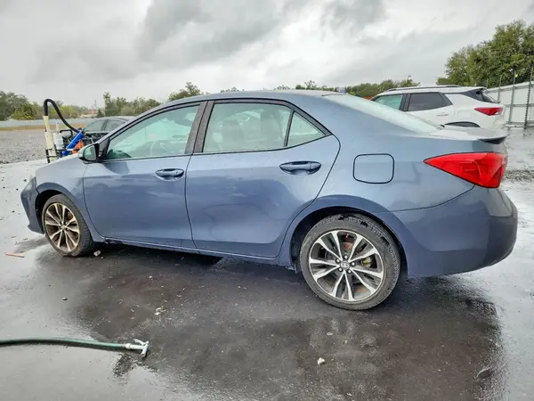 5YFBURHEXHP652465 2017 TOYOTA COROLLA - Image 2