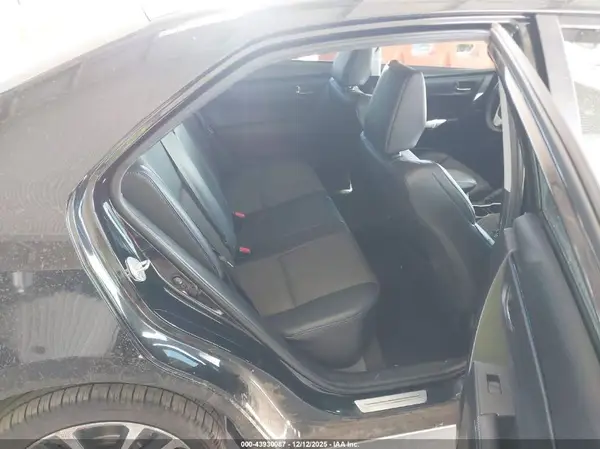 5YFBURHEXHP652837 2017 TOYOTA COROLLA - Image 8