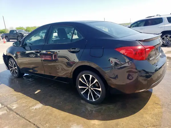 5YFBURHEXHP655351 2017 TOYOTA COROLLA - Image 2