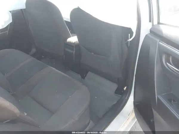 5YFBURHEXHP656306 2017 TOYOTA COROLLA - Image 8