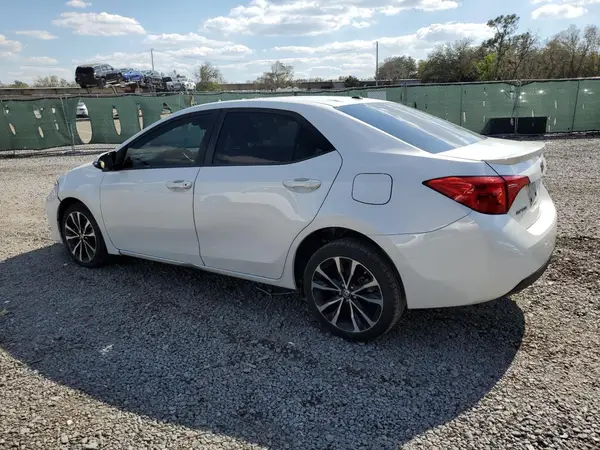 5YFBURHEXHP656452 2017 TOYOTA COROLLA - Image 2