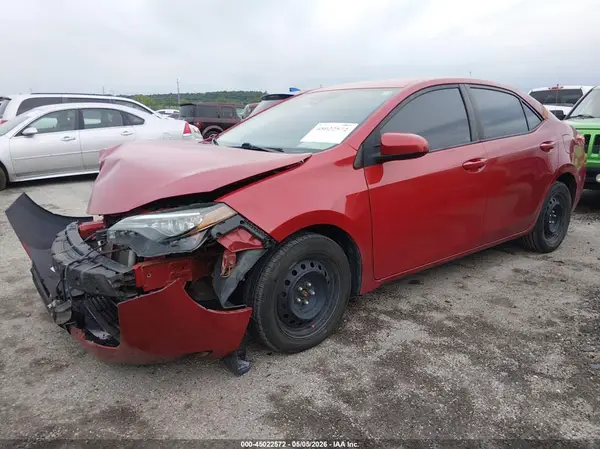 5YFBURHEXHP661568 2017 TOYOTA COROLLA - Image 2