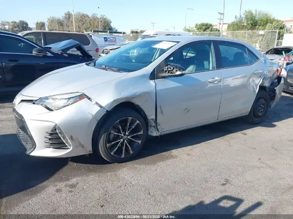 5YFBURHEXHP664213 2017 TOYOTA COROLLA - Image 2