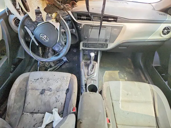 5YFBURHEXHP664342 2017 TOYOTA COROLLA - Image 8