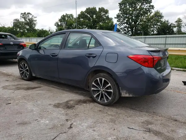 5YFBURHEXHP664521 2017 TOYOTA COROLLA - Image 2