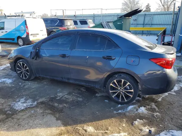 5YFBURHEXHP664647 2017 TOYOTA COROLLA - Image 2