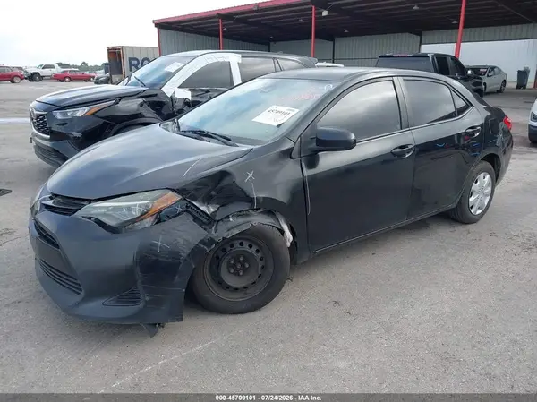 5YFBURHEXHP664700 2017 TOYOTA COROLLA - Image 2