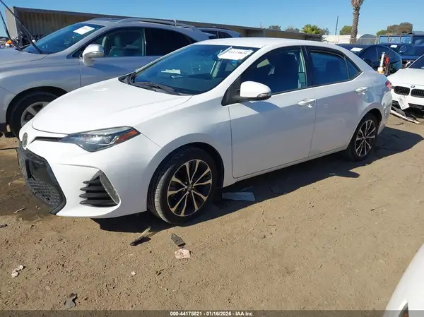 5YFBURHEXHP665250 2017 TOYOTA COROLLA - Image 2