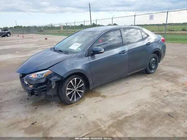 5YFBURHEXHP665362 2017 TOYOTA COROLLA - Image 2