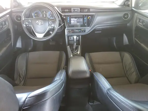 5YFBURHEXHP666236 2017 TOYOTA COROLLA - Image 8