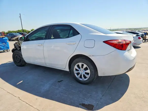 5YFBURHEXHP667242 2017 TOYOTA COROLLA - Image 2