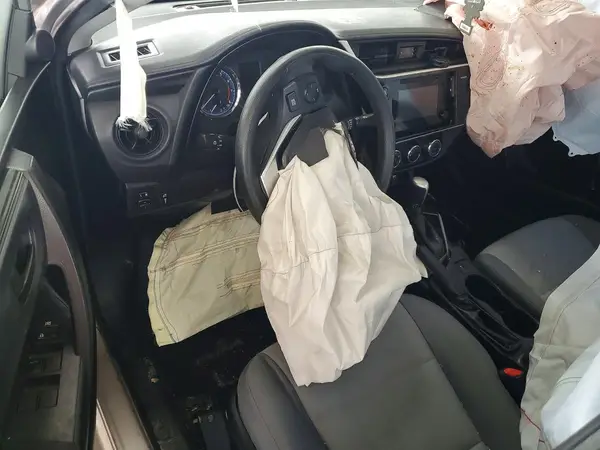 5YFBURHEXHP669055 2017 TOYOTA COROLLA - Image 8