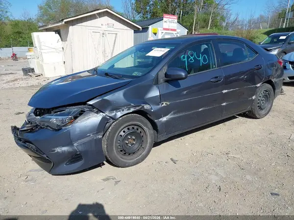 5YFBURHEXHP669637 2017 TOYOTA COROLLA - Image 2