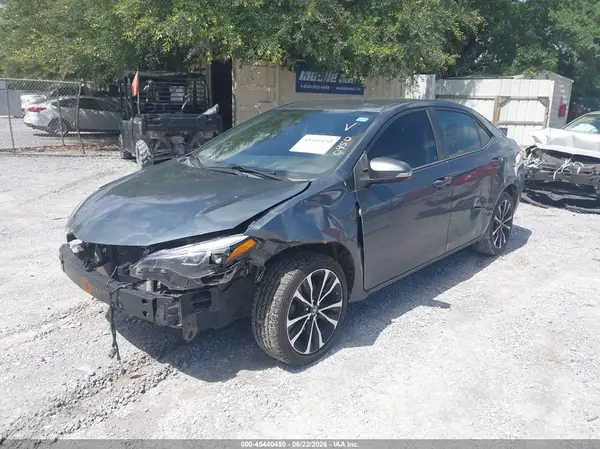 5YFBURHEXHP669749 2017 TOYOTA COROLLA - Image 2