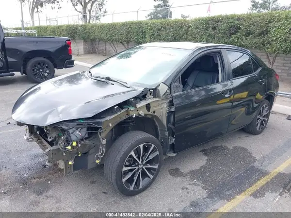 5YFBURHEXHP669928 2017 TOYOTA COROLLA - Image 2