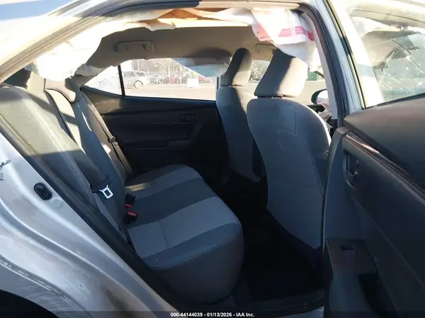 5YFBURHEXHP670268 2017 TOYOTA COROLLA - Image 8