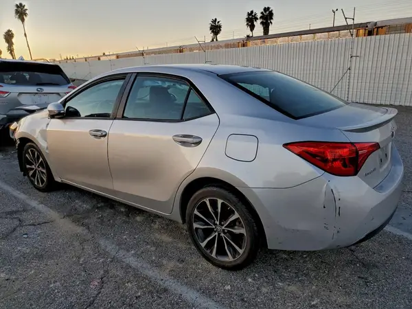 5YFBURHEXHP671064 2017 TOYOTA COROLLA - Image 2