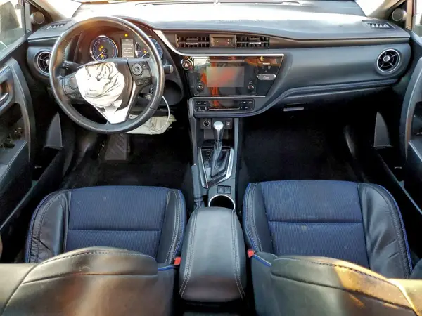 5YFBURHEXHP671064 2017 TOYOTA COROLLA - Image 8