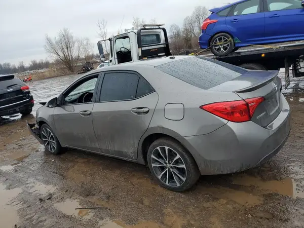 5YFBURHEXHP671436 2017 TOYOTA COROLLA - Image 2