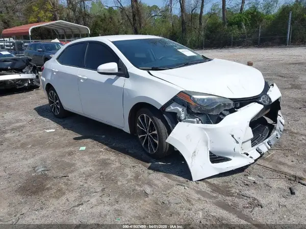 5YFBURHEXHP671453 2017 TOYOTA COROLLA - Image 1