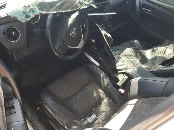5YFBURHEXHP672103 2017 TOYOTA COROLLA - Image 8