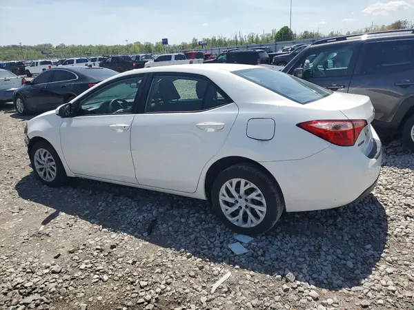 5YFBURHEXHP676717 2017 TOYOTA COROLLA - Image 2
