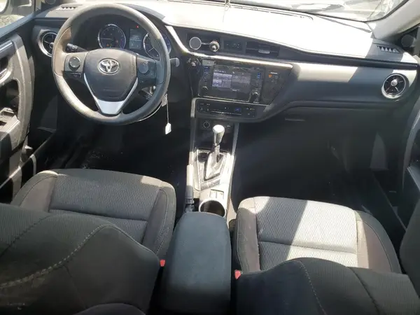 5YFBURHEXHP676717 2017 TOYOTA COROLLA - Image 8