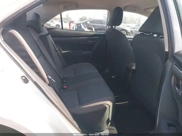 5YFBURHEXHP677088 2017 TOYOTA COROLLA - Image 8