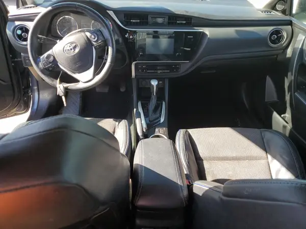 5YFBURHEXHP679391 2017 TOYOTA COROLLA - Image 8