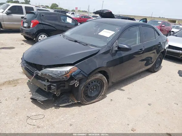 5YFBURHEXHP680105 2017 TOYOTA COROLLA - Image 2
