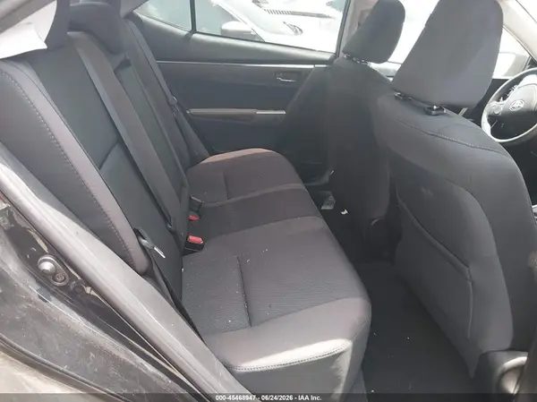 5YFBURHEXHP680105 2017 TOYOTA COROLLA - Image 8