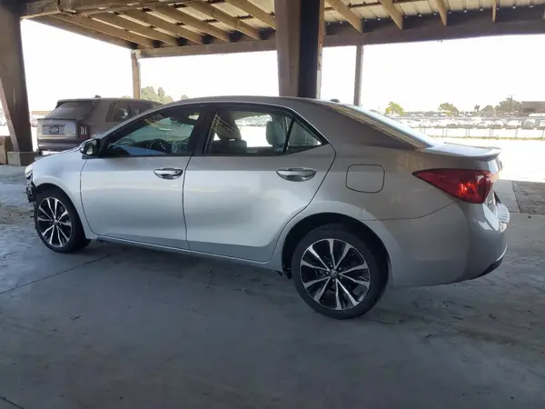 5YFBURHEXHP680945 2017 TOYOTA COROLLA - Image 2