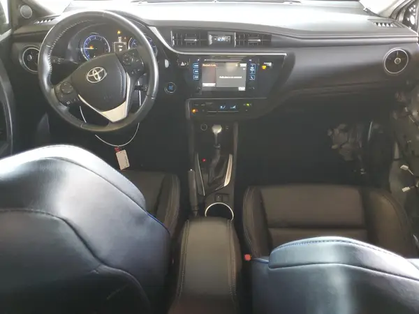 5YFBURHEXHP680945 2017 TOYOTA COROLLA - Image 8