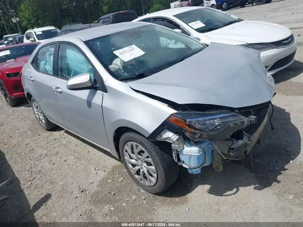 5YFBURHEXHP682260 2017 TOYOTA COROLLA - Image 1