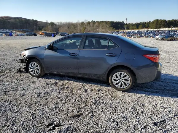 5YFBURHEXHP685143 2017 TOYOTA COROLLA - Image 2