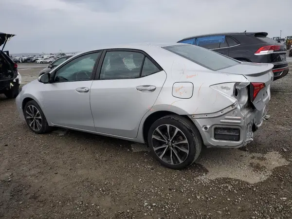 5YFBURHEXHP687846 2017 TOYOTA COROLLA - Image 2