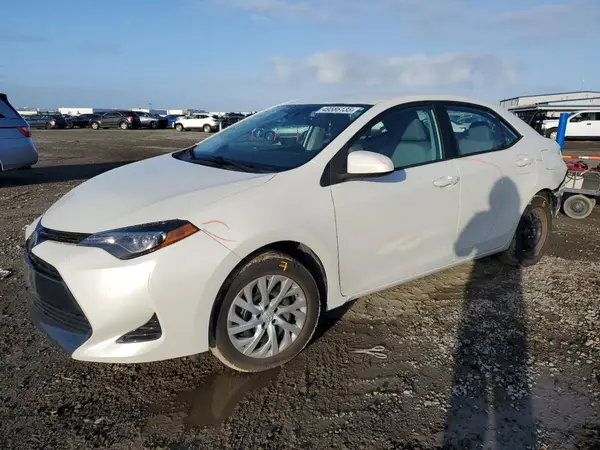 5YFBURHEXHP688804 2017 TOYOTA COROLLA - Image 1