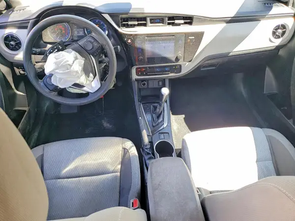 5YFBURHEXHP689855 2017 TOYOTA COROLLA - Image 8