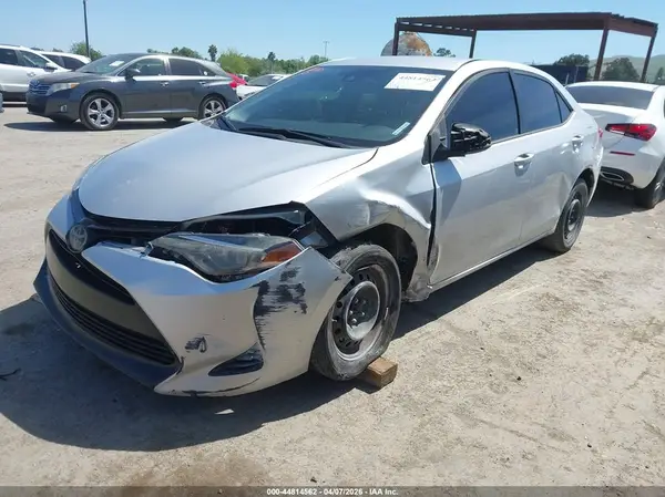 5YFBURHEXHP691010 2017 TOYOTA COROLLA - Image 2