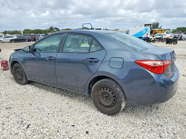 5YFBURHEXHP691136 2017 TOYOTA COROLLA - Image 2