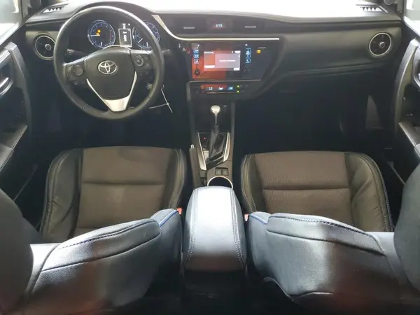 5YFBURHEXHP692979 2017 TOYOTA COROLLA - Image 8